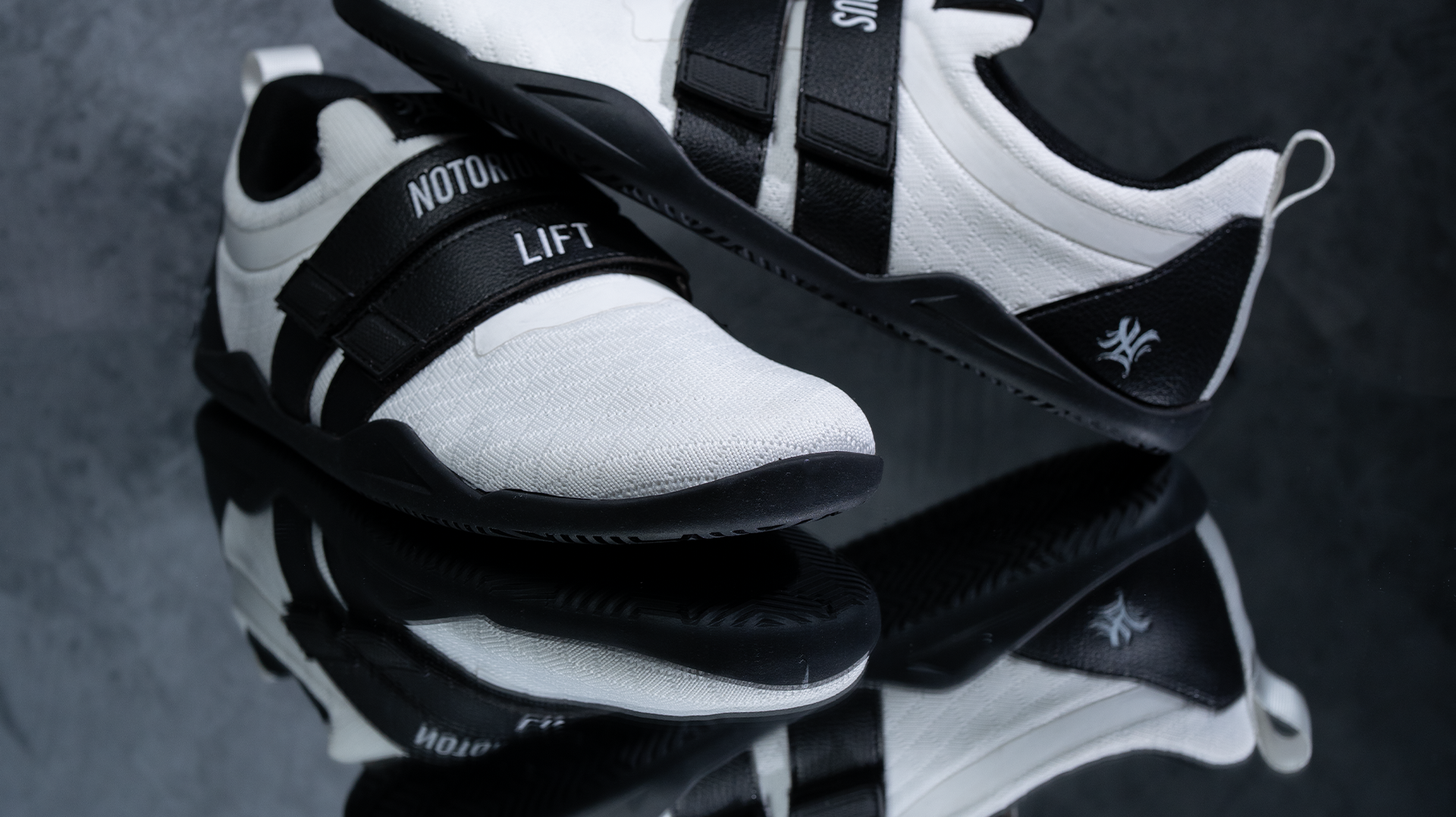 Best Footwear for Sumo Deadlift: What to Look For (and What We Recommend)