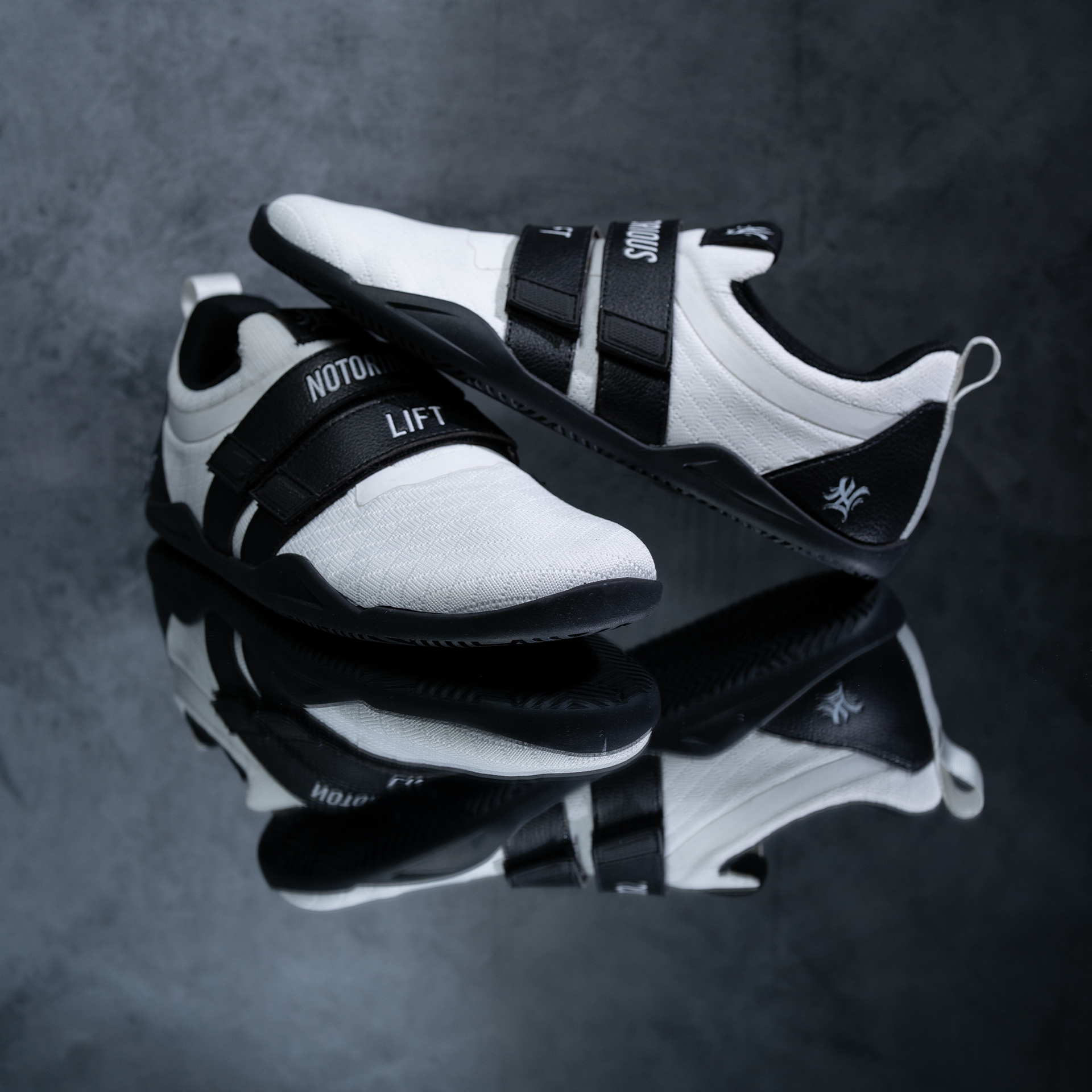 Best Footwear for Sumo Deadlift: What to Look For (and What We Recommend)